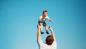 افزایش سن والدین