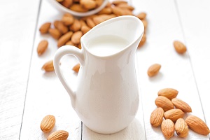 شیر بادام خانگی